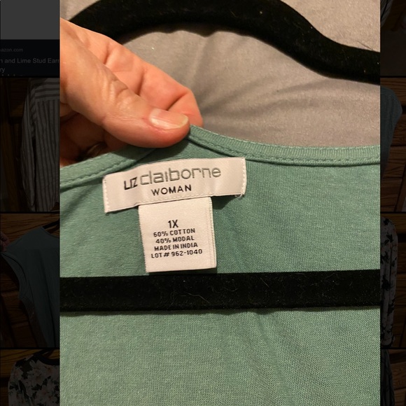 ✨CLEARANCE✨ Ombre sequined sleeveless shell - Picture 3 of 3